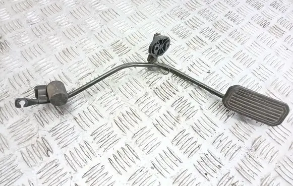 Toyota Corolla E90 Accelerator throttle pedal