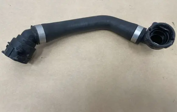 Mercedes-Benz Vito Viano W447 Engine coolant pipe/hose A4475014700