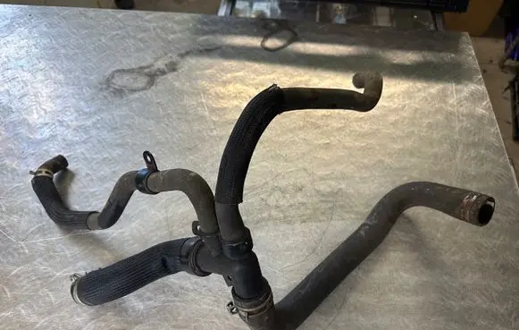Peugeot 208 Engine coolant pipe/hose 4C002040 135241