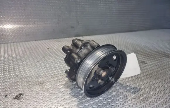 Volkswagen Caddy Power steering pump 2K0422154A