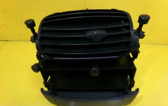 Smart ForTwo I Dash center air vent grill 0001163V021