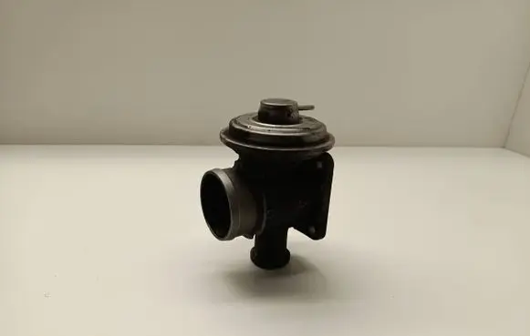 BMW 7 E38 EGR valve 7785452