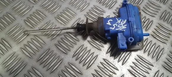 Audi 80 90 S2 B4 Central locking vacuum pump 893862123
