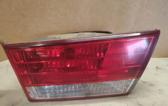 Hyundai Sonata Tailgate rear/tail lights 924043K0