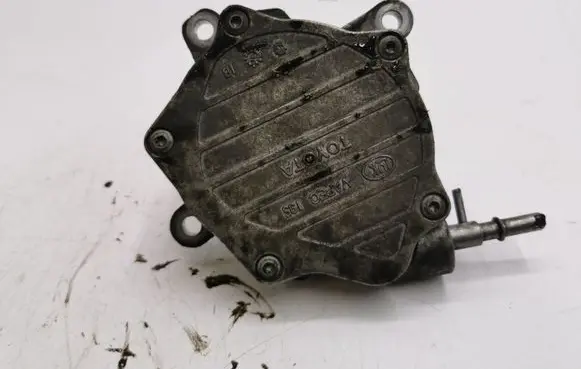 Toyota Avensis T250 Vacuum pump 14070780