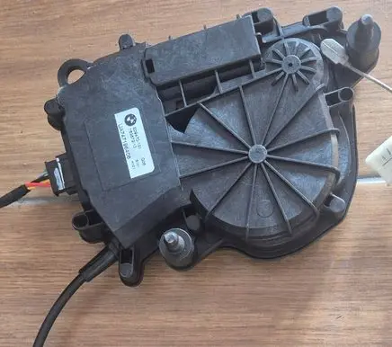 BMW X6 G06 Rear door soft close latching motor 7471964