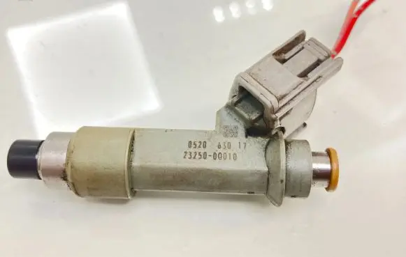 Toyota Aygo AB10 Fuel injector 2325000010 052063017