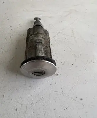 Mitsubishi Colt Front door lock (next to the handle) 