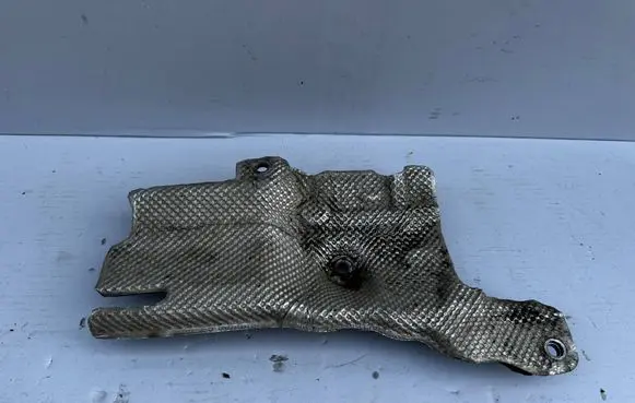 Volkswagen PASSAT B8 Heat shield in engine bay 04L103954AL