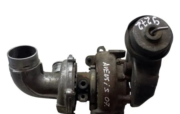 Toyota Avensis T250 Turbo 172010R041