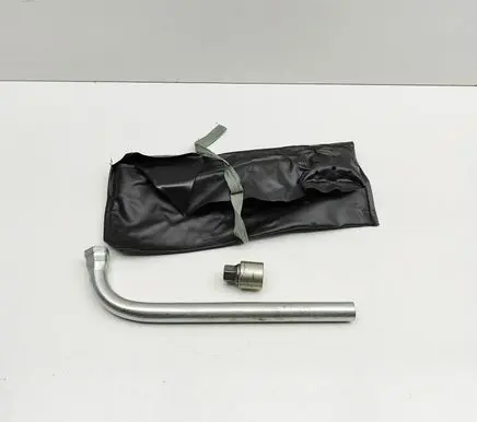 Volkswagen PASSAT B6 Wheel nut wrench 4D0012219A
