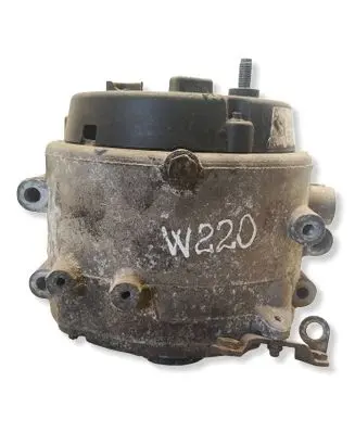 Mercedes-Benz S W220 Generator/alternator 10480403 LT744 P31A01