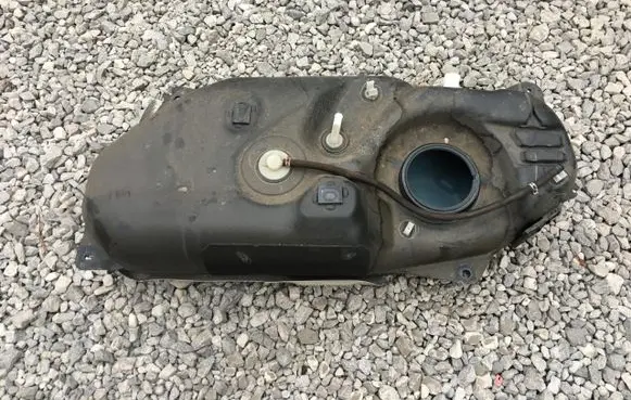 Suzuki Swift III Fuel tank 89101-52R0