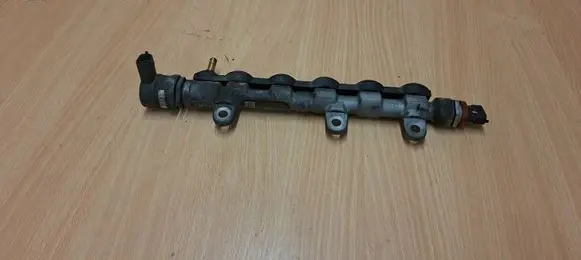 Renault Espace IV Fuel main line pipe 0281002800 8200610770 22077856