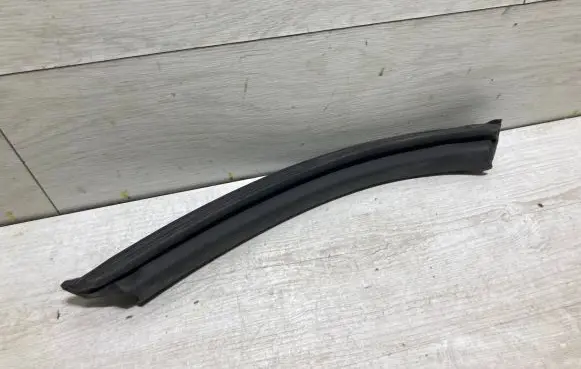 Volkswagen Beetle A5 Rubber seal front coupe door window 5C3871456