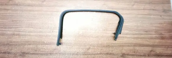 Opel Astra K Rear door window/glass frame 332155568