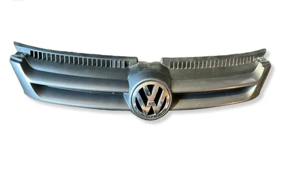 Volkswagen Golf Plus Front bumper upper radiator grill 5M0853653