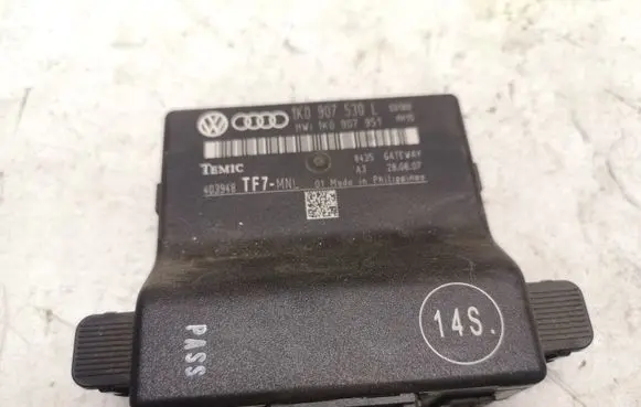Volkswagen PASSAT B7 Gateway control module 1K0907530L 1K0907951