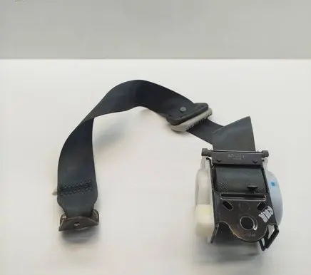 Mitsubishi Pajero Rear seatbelt 0429072