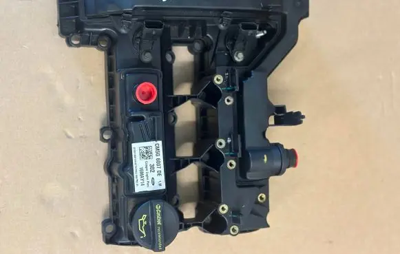 Ford Focus Rocker cam cover CM5G6K271CK CM5G6007DE
