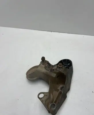 Audi A4 S4 B5 8D Engine mounting bracket 4B0199351B