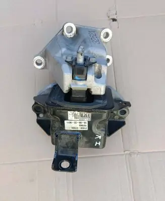 Hyundai Tucson TL Engine mount bracket 21830D7000 157003