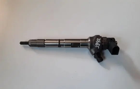 Audi A4 S4 B8 8K Fuel injector 04L130277AE