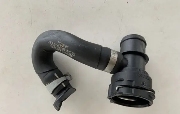Audi A3 S3 8V Engine coolant pipe/hose 5Q0122051AN 5Q0122291K