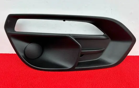 Iveco Daily 45 - 49.10 Front bumper lower grill 105802356345