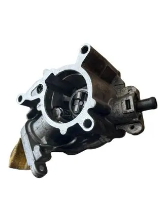 Audi Q3 8U Vacuum pump 06J145100G 090312 03399