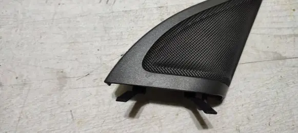 Mercedes-Benz A W176 Front door high frequency speaker A1667200211