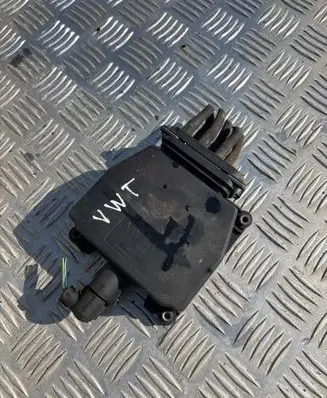 Volkswagen Touran I Turbo solenoid valve 6Q0131075