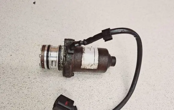 Volvo XC70 Rear gearbox reducer/haldex oil pump 11304840101 01072008 111784