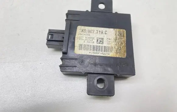 Audi A3 S3 A3 Sportback 8P Alarm control unit/module 1K0907719C