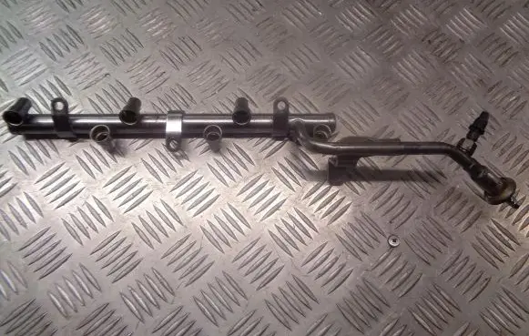 Ford Mondeo Mk III Fuel main line pipe 1S7E-9F792-CA