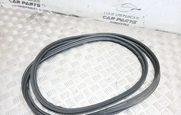 Mazda CX-3 Loading door rubber seal (on body) 