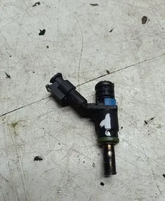 Audi Q7 4M Fuel injector 06E906031A 06E095D K081A05427