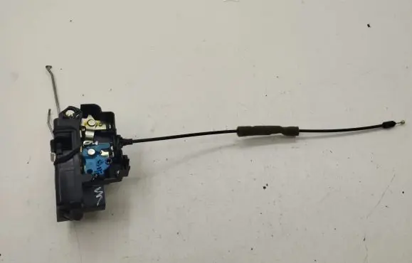 Opel Antara Front door lock