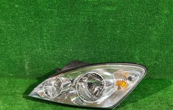 KIA Ceed Headlight/headlamp 92101-1h0xx