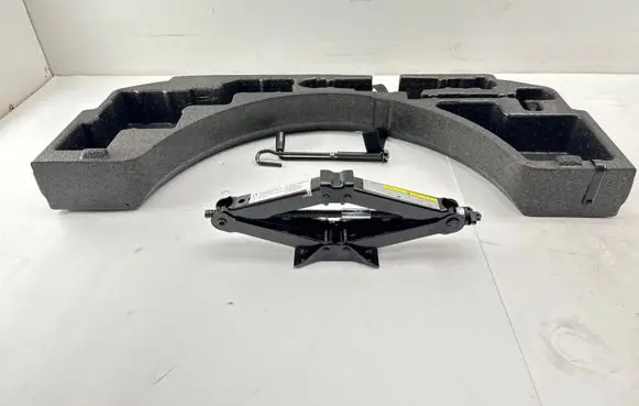 Audi A3 S3 8V Lift Jack 8V3012109K 8V0011031B