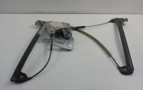 BMW 5 E39 Front door window regulator with motor 8252391