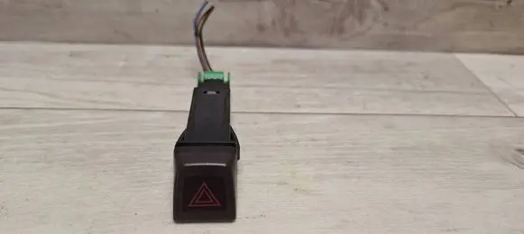 Volvo V50 Hazard light switch 30739296