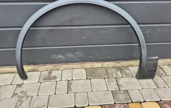 Volkswagen Touareg III Front arch trim 760853717