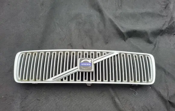 Volvo S80 Front bumper upper radiator grill