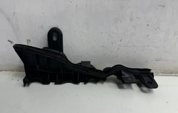 Mercedes-Benz E W213 Other engine bay part A2138310300