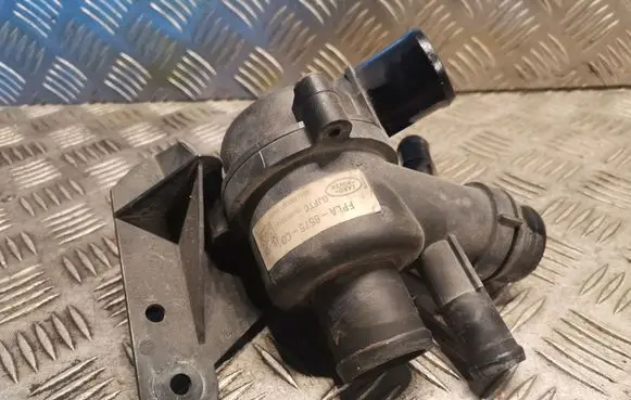 Land Rover Range Rover Sport L494 Thermostat housing FPLA8575CD