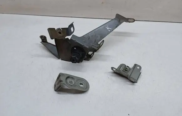 BMW 6 F12 F13 Fender mounting bracket