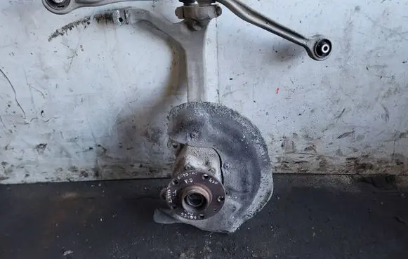 Audi A6 S6 C6 4F Front wheel hub