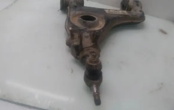 Mercedes-Benz C W203 Front lower control arm/wishbone