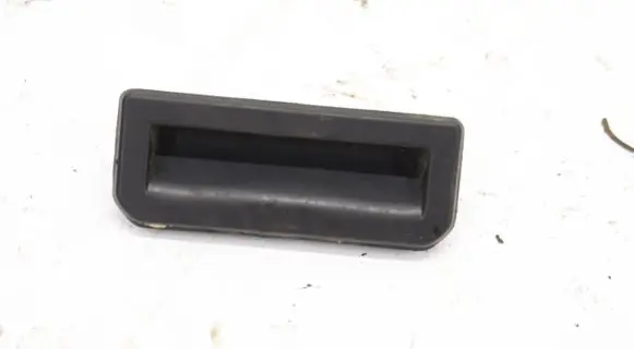 Skoda Fabia Mk3 (NJ) Tailgate trunk handle 6V0827566